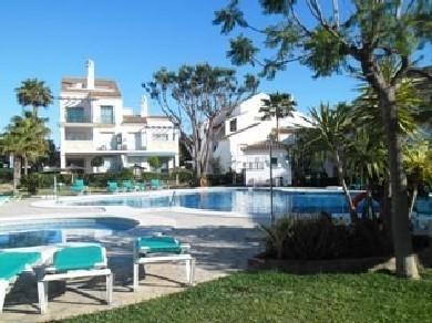 Apartamento con 2 dormitorios se vende en Marbella, Costa del Sol