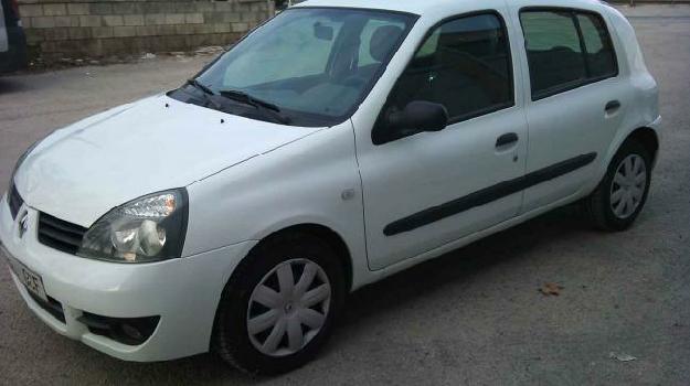 Renault Clio del año 2008 en Villena