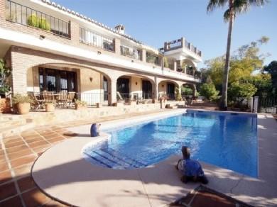 Chalet con 5 dormitorios se vende en Mijas Pueblo, Costa del Sol