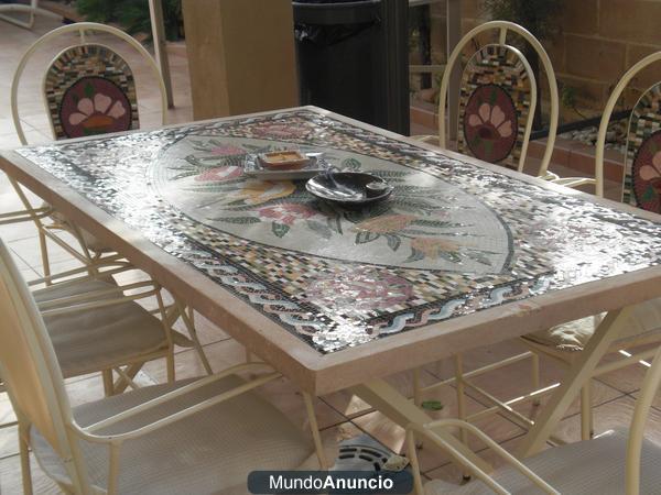 Conjunto de mesa de jardin  en teselas  romanas