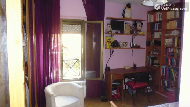 Rooms available - Snug 5-bedroom house near the large Polvoranca Park in Leganés