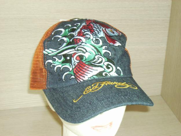 VENDO GORRAS Y CAMISETAS DSQUARED Y ED HARDY