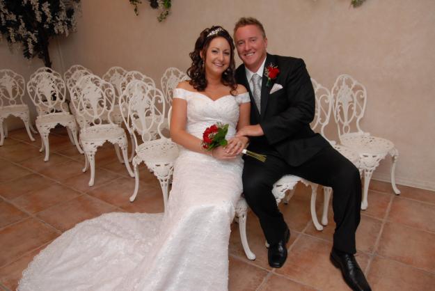 VESTIDO DE NOVIA ESTILO ROMANTICO CON COLA