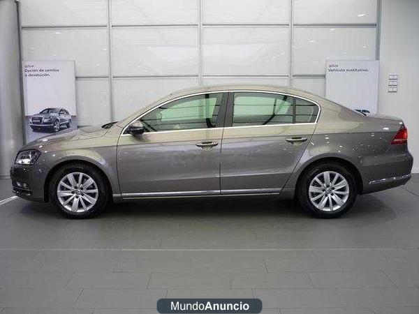 Volkswagen Passat 2.0 TDI 140 DSG Advance BlueM