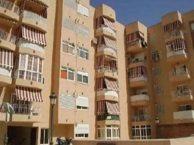 Apartamento con 3 dormitorios se vende en Estepona, Costa del Sol