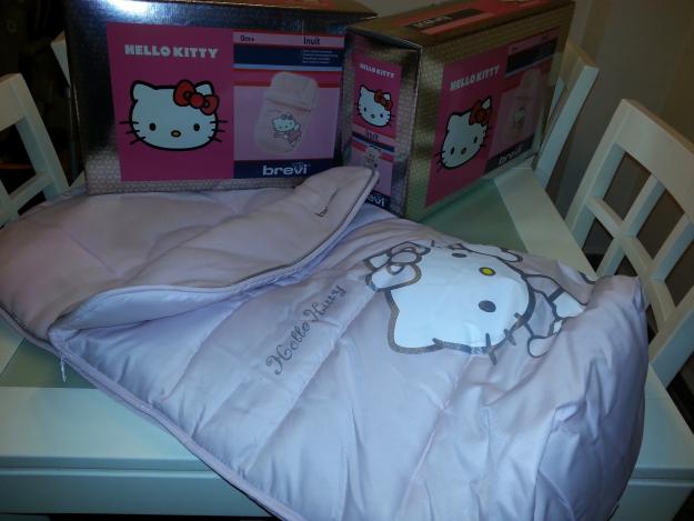 Vendo dos sacos iguales para carro rosas hello kitty