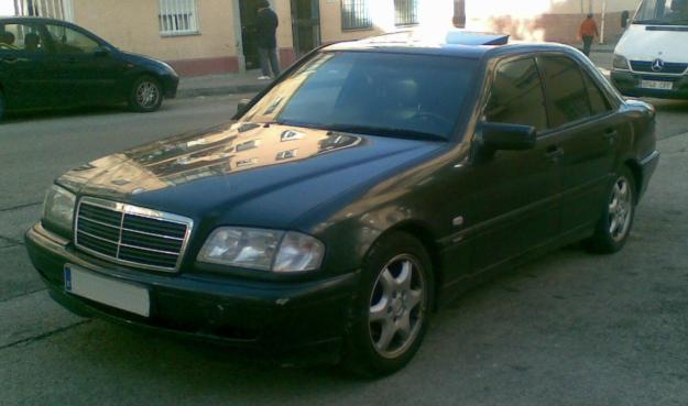 VENDO MERCEDES C250 TD