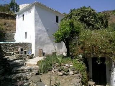 Chalet con 4 dormitorios se vende en Cutar, Axarquia