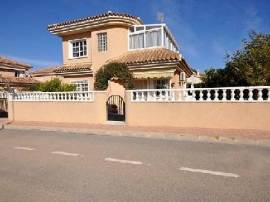 Chalet con 3 dormitorios se vende en Punta Prima, Costa Blanca