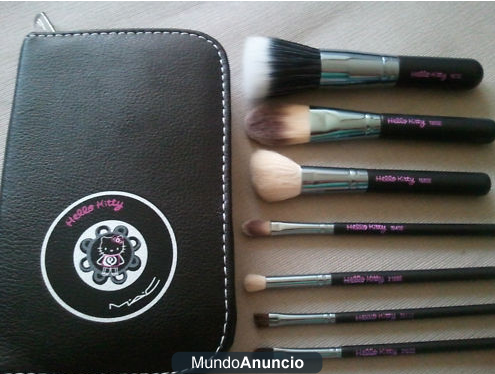 Neceser Hello Kitty maquillaje MAC con 7 brochas