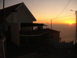 Casa : 2/4 personas - vistas a mar - calheta  madeira  portugal