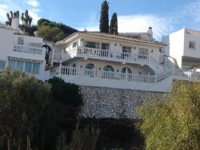 Chalet con 4 dormitorios se vende en Fuengirola, Costa del Sol