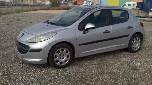 Peugeot 207 del año 2007 en Villena