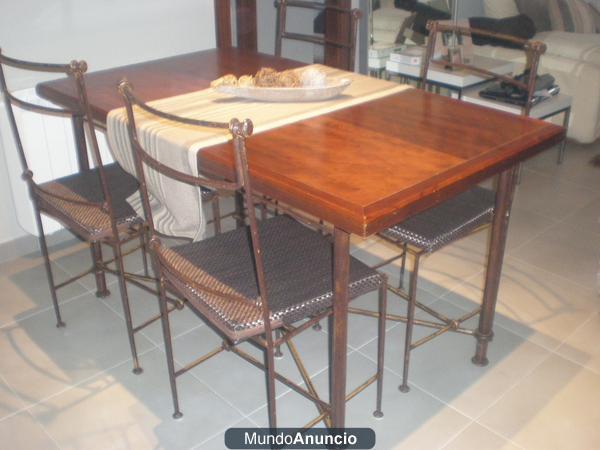 VENDO MESA Y CUATRO SILLAS NUEVAS!!!