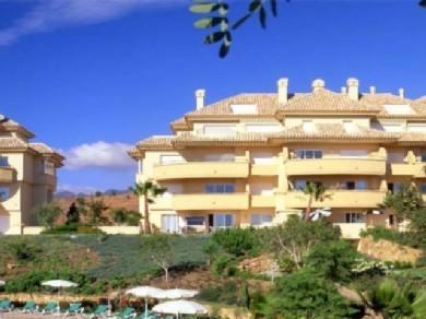 Apartamento con 3 dormitorios se vende en Marbella, Costa del Sol