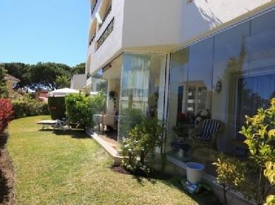 Apartamento con 2 dormitorios se vende en Marbella, Costa del Sol