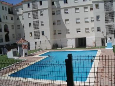 Apartamento con 3 dormitorios se vende en Estepona, Costa del Sol