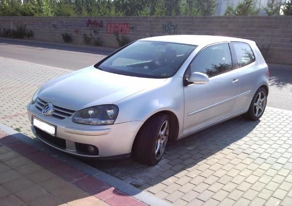 golf 5 tdi 1.9 11000EUROS, nacional, 1 dueño, libro  3puertas sportline