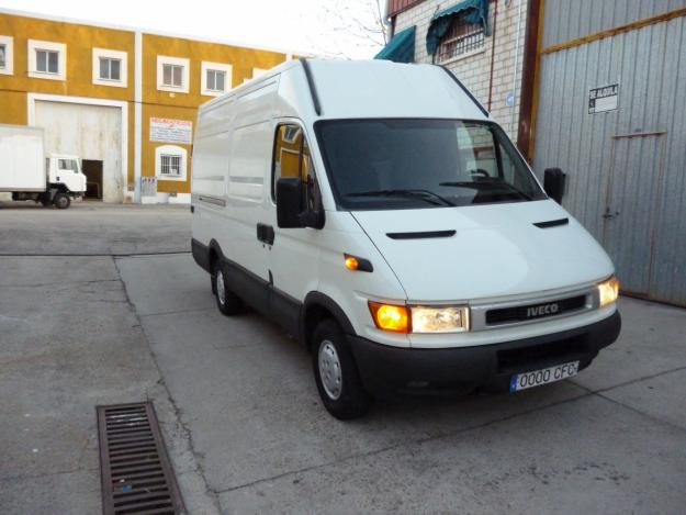 Iveco Daily 35S12 116CV Sobre elevada  Caja12 m3