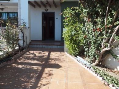 Chalet con 4 dormitorios se vende en Torre del Mar, Costa del Sol