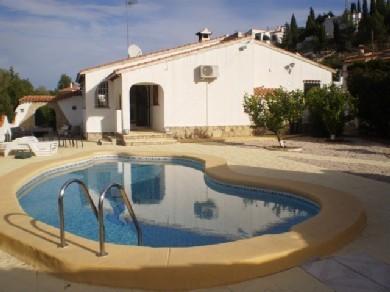 Chalet con 4 dormitorios se vende en Orba