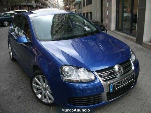 Volkswagen Golf 3.2 V6 R32 4Mot. DSG