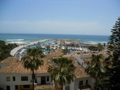 Apartamento con 2 dormitorios se vende en Marbella, Costa del Sol