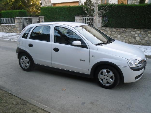 En venda buenísimo coche Opel Corsa Elegance 1.7