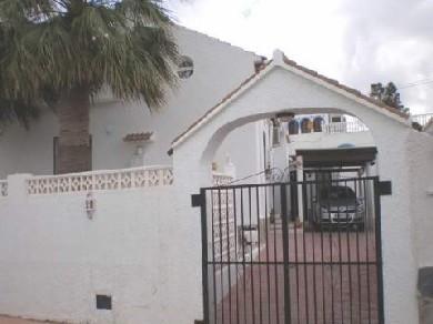 Chalet con 3 dormitorios se vende en San Miguel de Salinas, Vega Baja Torrevieja