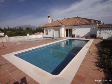 Chalet con 7 dormitorios se vende en Marbella, Costa del Sol