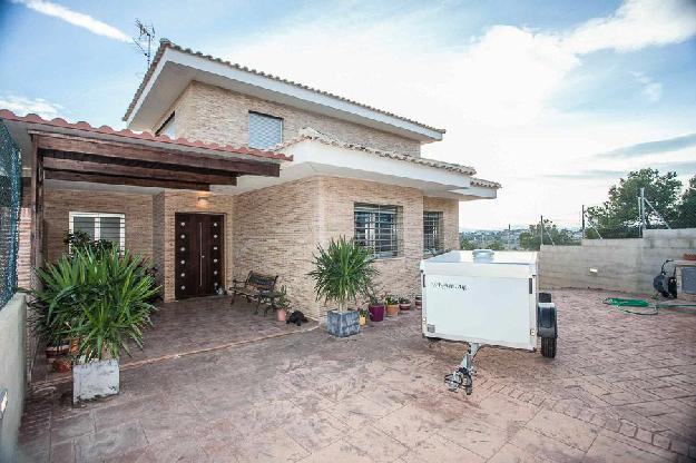 Chalet en venta en Montserrat, Valencia (Costa Valencia)