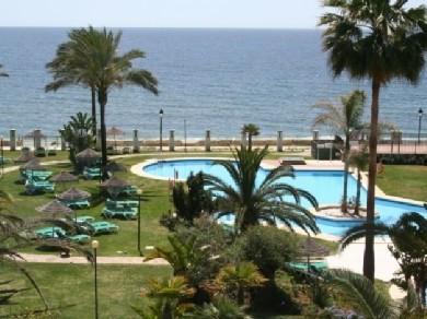 Apartamento con 3 dormitorios se vende en Marbella, Costa del Sol