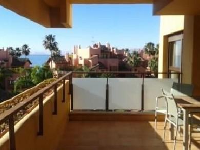 Apartamento con 3 dormitorios se vende en Estepona, Costa del Sol