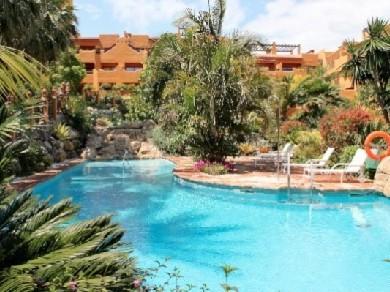 Apartamento con 3 dormitorios se vende en Marbella, Costa del Sol