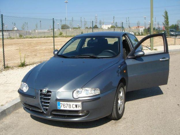 ALFA ROMEO 147 1.9 JTD DISTINCTIVE 115cv 5p., GRIS OSCURO, año 2004, 54000 km