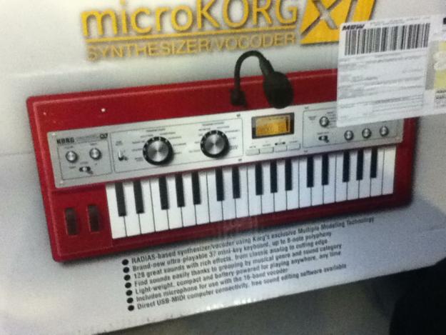 Microkorg XL rojo + funda, negociable, no trueques (envio a toda España)