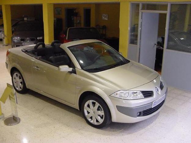 Comprar Renault MEGANE COUPE CABRIO GERENCIA '07 en Barcelona