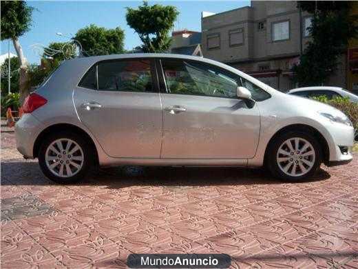 Toyota Auris 1.4 VVTi Auris