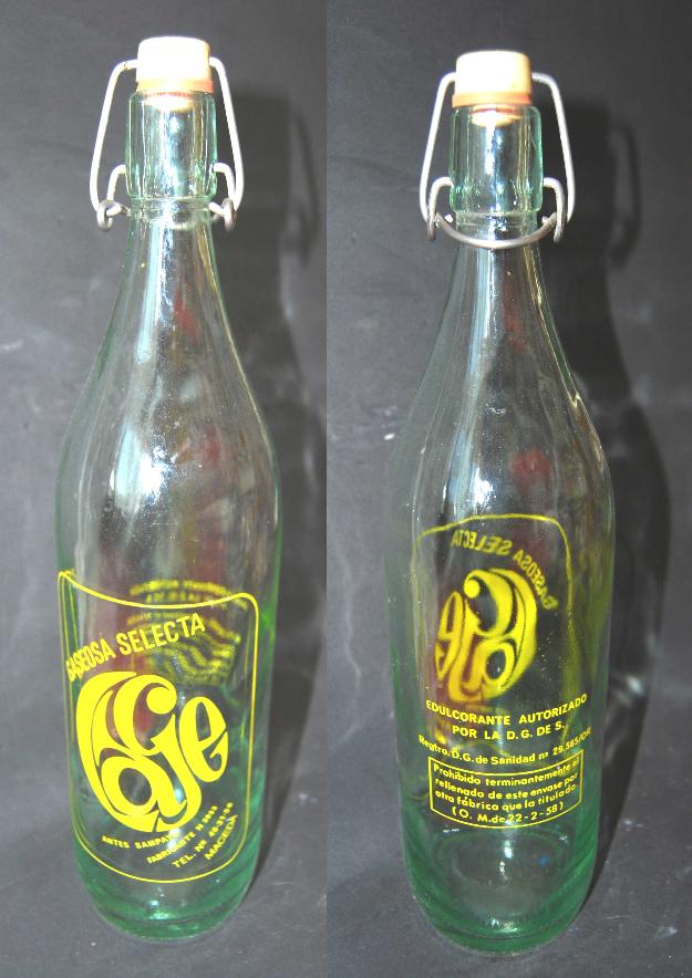 Botella de gaseosa lage