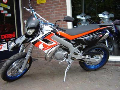 vendo derbi senda drd racing 2007 con muchos extras y 5.000 klm(una ganga)