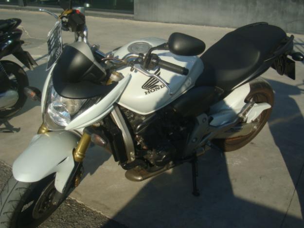 honda hornet 600 blanca