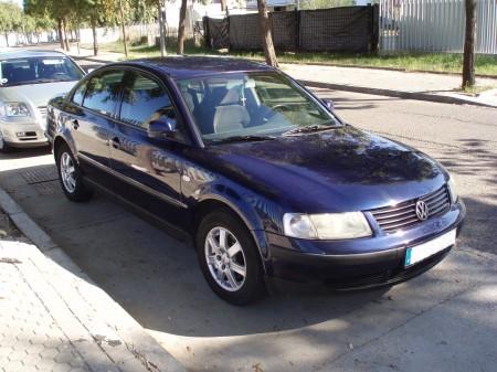 Volkswagen Passat comcepline en SEVILLA