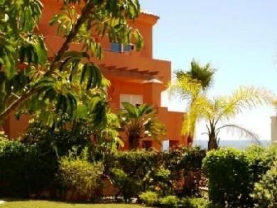 Apartamento con 2 dormitorios se vende en Estepona, Costa del Sol