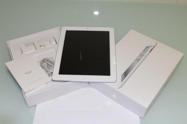 iPAD 2 Wifi+3G 64GB Blanco+garantía 1 año.Con SmartCover y funda trasera.