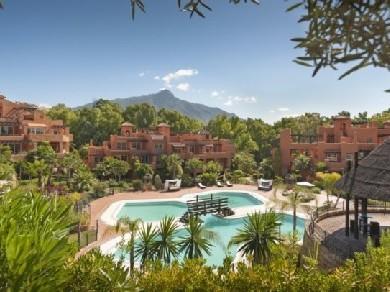 Apartamento con 2 dormitorios se vende en Marbella, Costa del Sol