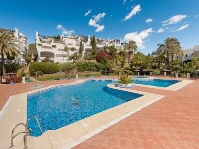 Apartamento con 3 dormitorios se vende en Marbella, Costa del Sol