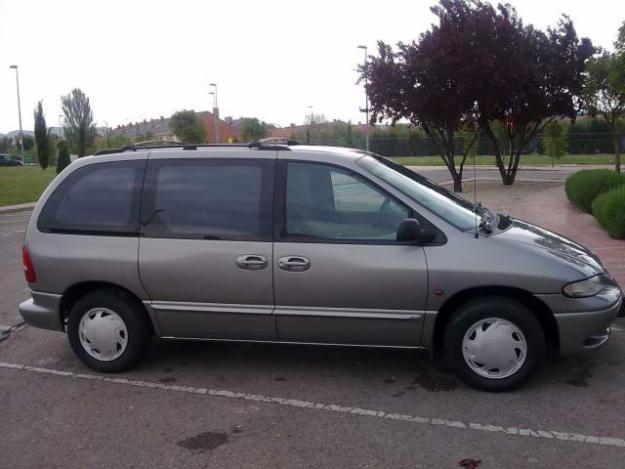 Chrysler voyager 2.5 SE impecable con extras