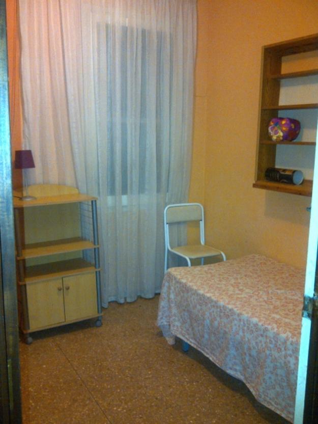 Alquilo habitacion  para una persona gastos incluidos