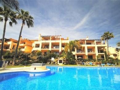 Apartamento con 3 dormitorios se vende en Marbella, Costa del Sol