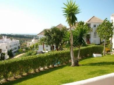 Apartamento Planta Baja con 2 dormitorios se vende en Estepona, Costa del Sol